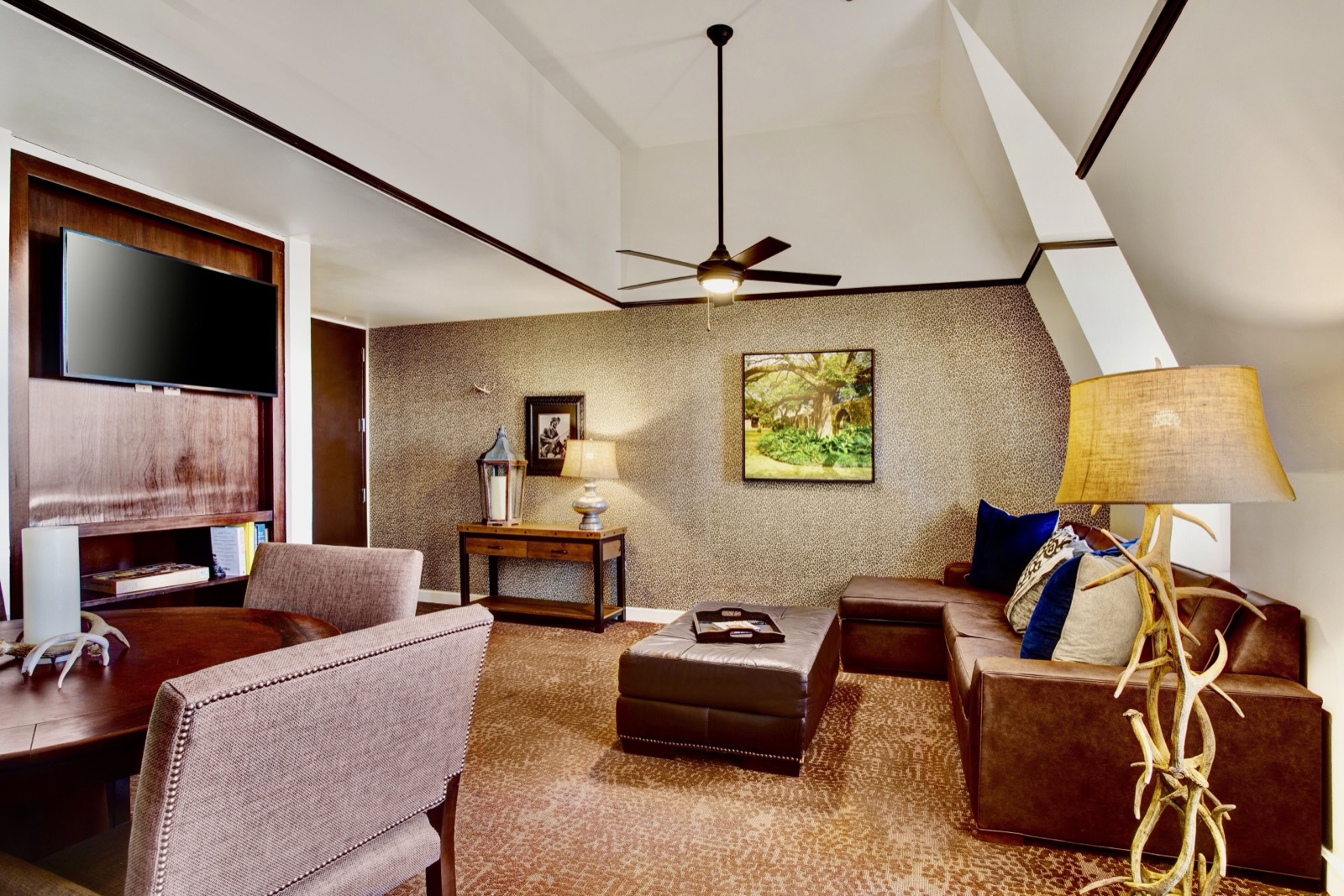Guest suite living room