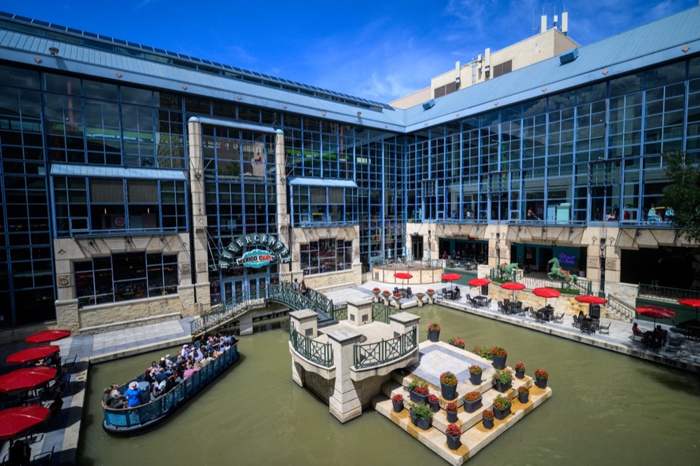 Shops at Rivercenter